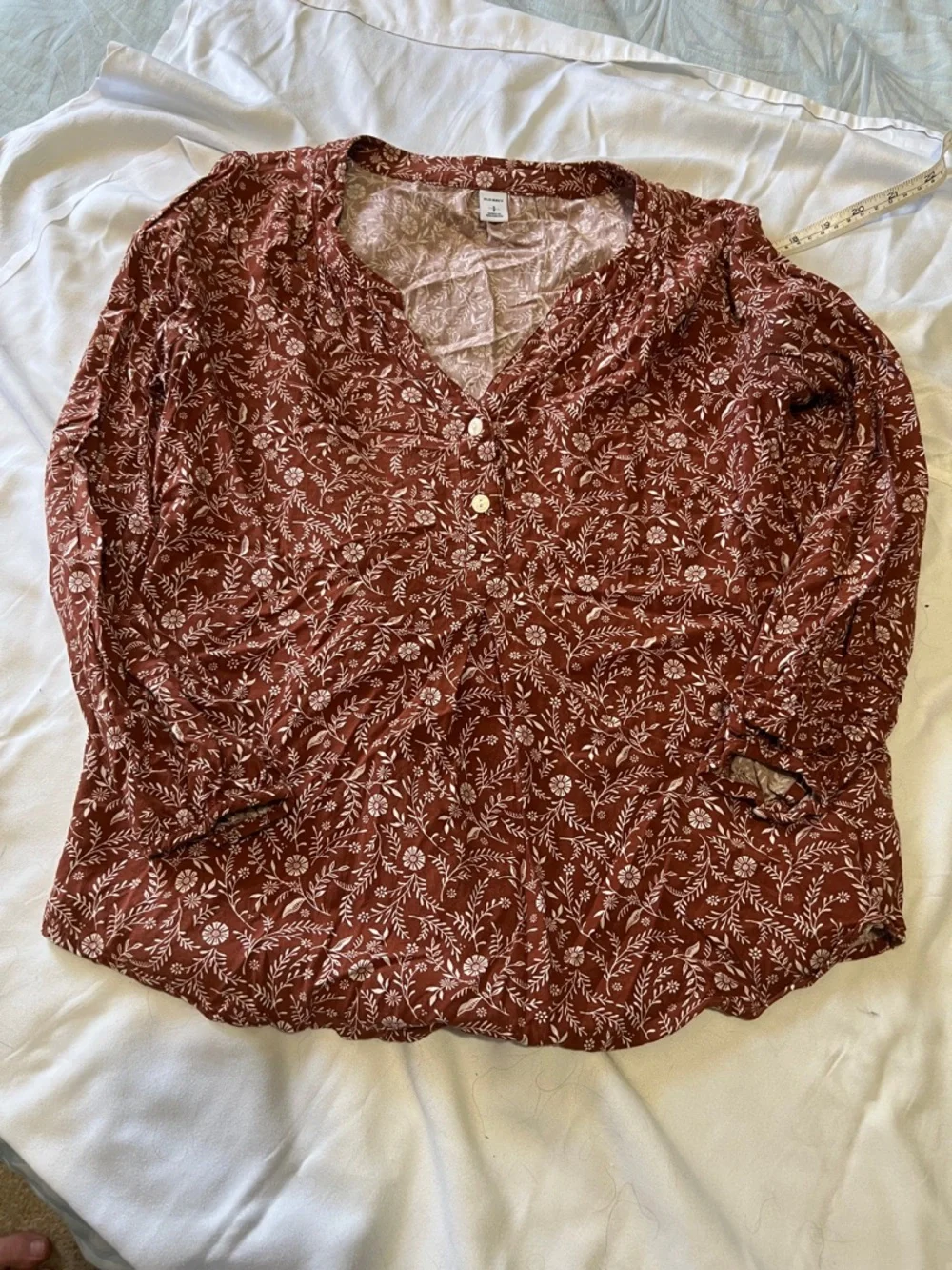 Old Navy Rust-Red Floral Button Front Blouse - Picture 1 of 1